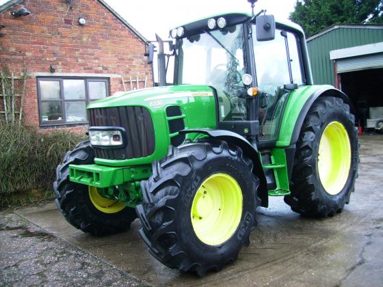 2009 John Deere 6330