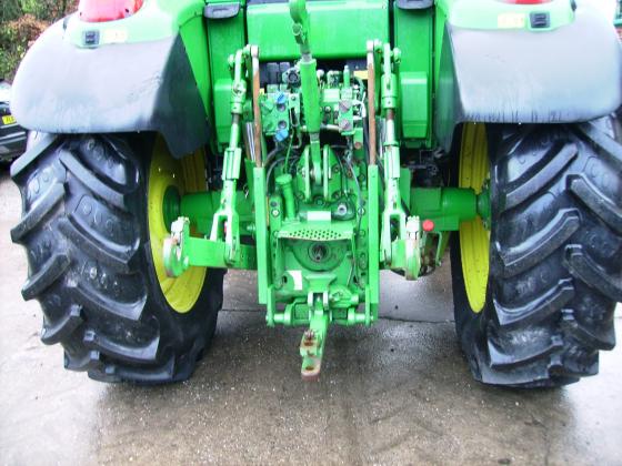 2009 John Deere 6330