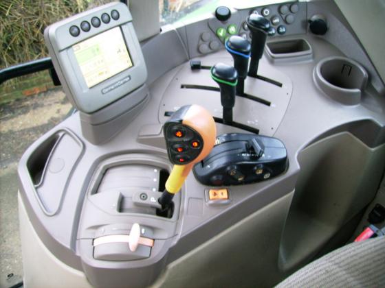 2009 John Deere 6330