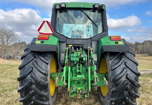 Traktor John Deere 6310