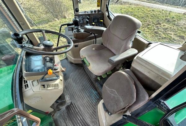 Traktor John Deere 6310